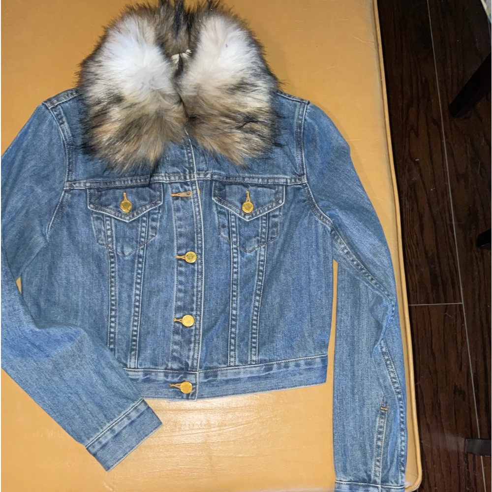 Denim jacket with fur